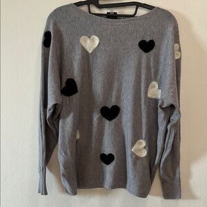 Chic Gray Sweater with Heart Patterns